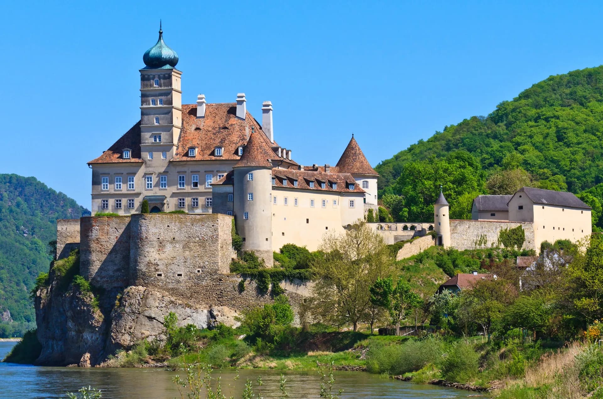 Schonbuhel on danube